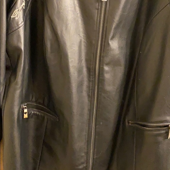 Faux leather jacket SIZE 2X New Without Tags pit to pit 48” Len. 25/26 - Picture 5 of 8